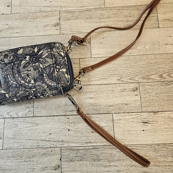 Sakroots Artist Circle Crossbody Phone case/Wallet Blue White Floral Mosaic - Picture 8 of 8